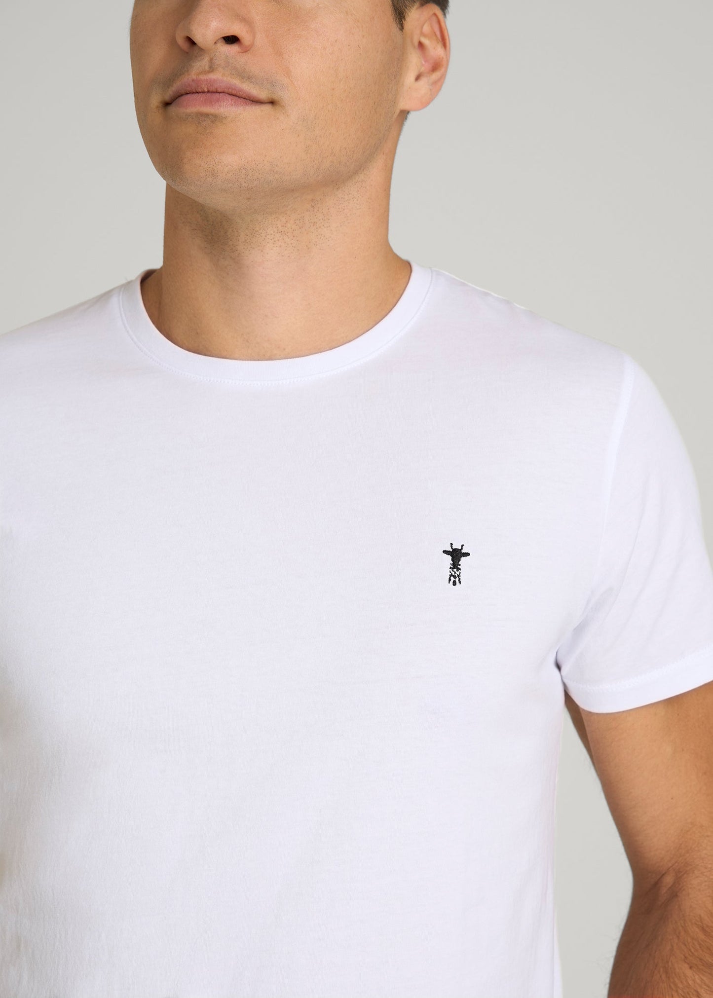 MODERN-FIT Embroidered Logo Crewneck T-Shirt for Tall Men in White