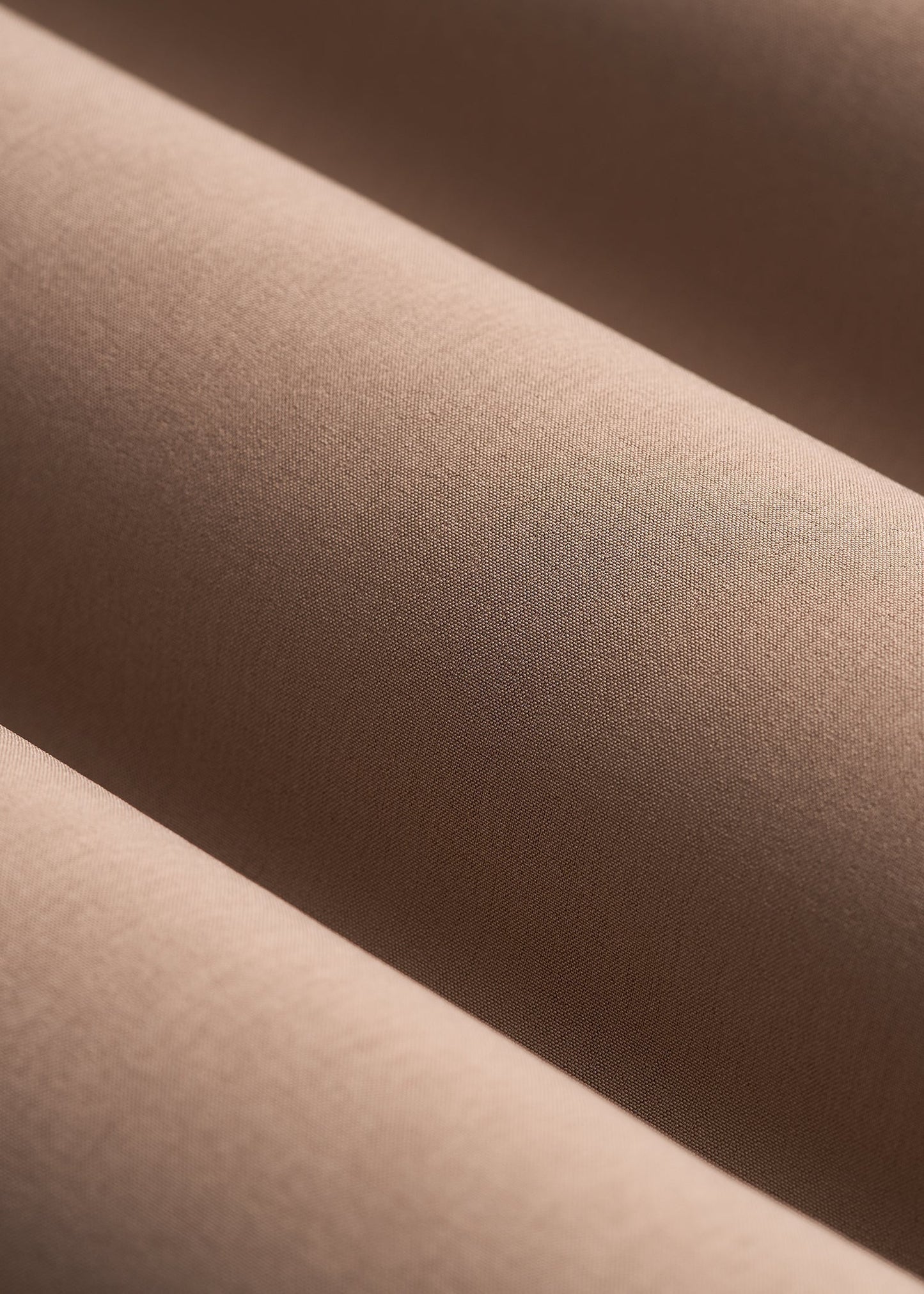 Featherweight Running Pants for Tall Men in Dark Sand